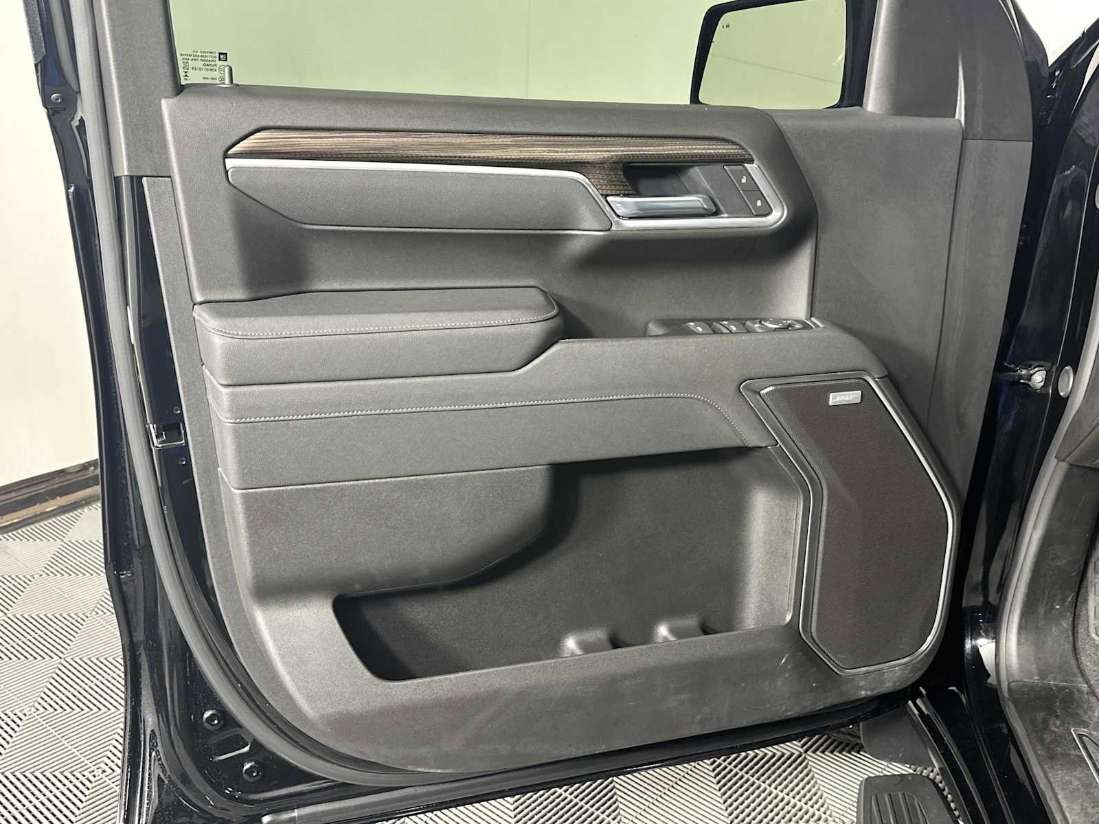 Used 2025 Chevrolet Silverado 1500 RST w/ Convenience Package II image 9