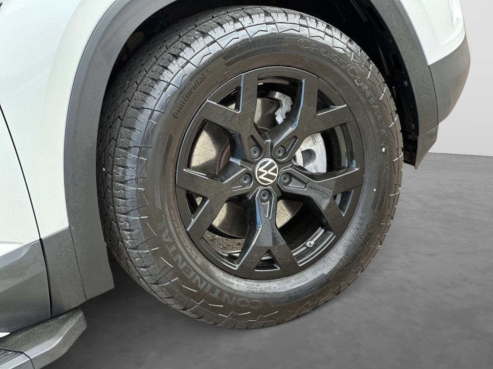 Used 2024 Volkswagen Atlas Peak Edition SEL AWD/4WD image 7