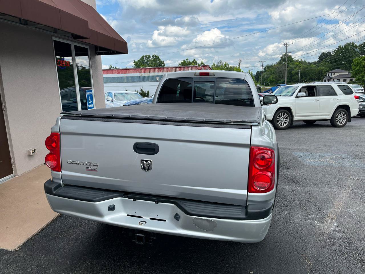 Used 2007 Dodge Dakota SLT w/ Trailer Tow Group RWD image 6