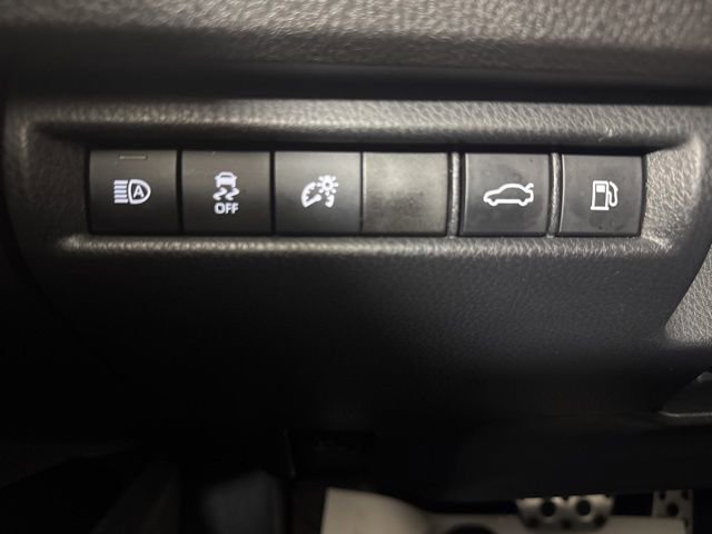 Used 2025 Toyota Camry SE image 20