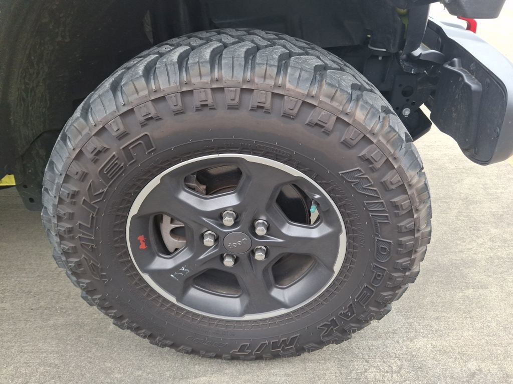 Used 2023 Jeep Gladiator Rubicon w/ Cold Weather Group image 5