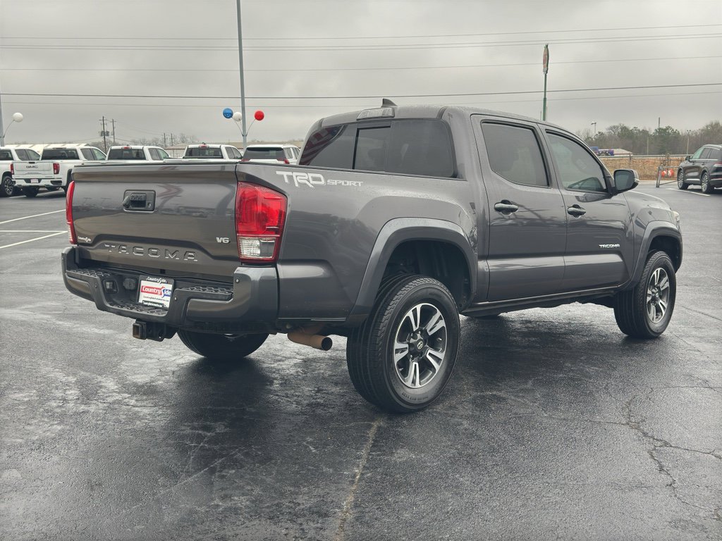 Used 2017 Toyota Tacoma TRD Sport RWD image 7