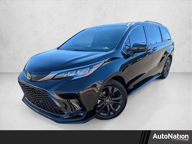 Used 2021 Toyota Sienna XSE image 1