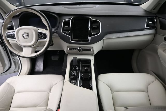 Used 2025 Volvo XC90 B5 Plus w/ Protection Package Premier AWD/4WD image 18