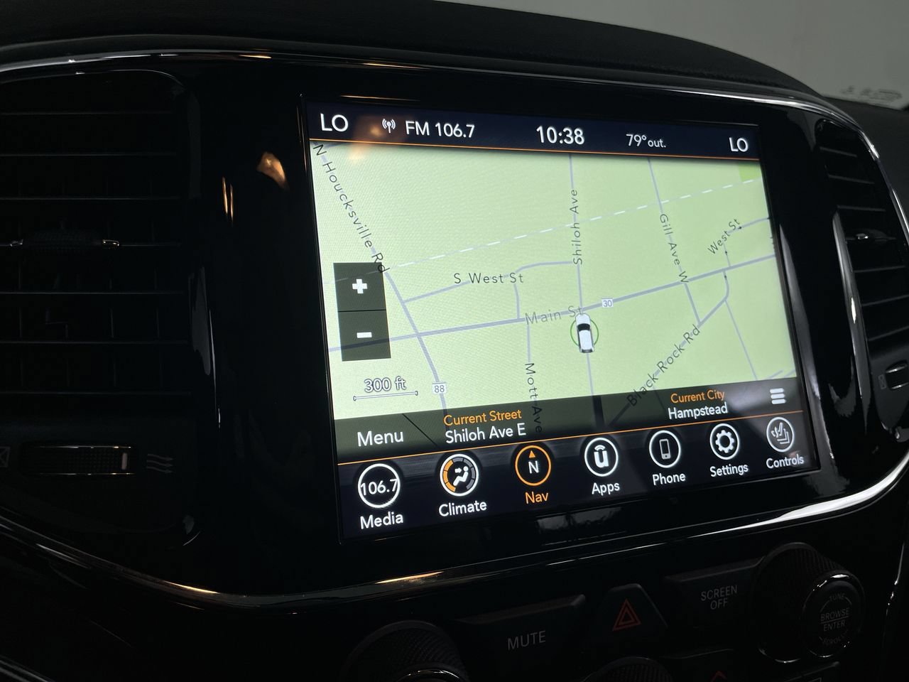Used 2020 Jeep Grand Cherokee Limited AWD/4WD image 17