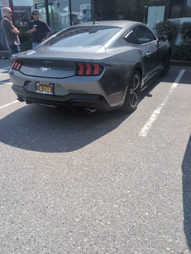 Used 2025 Ford Mustang Coupe image 3