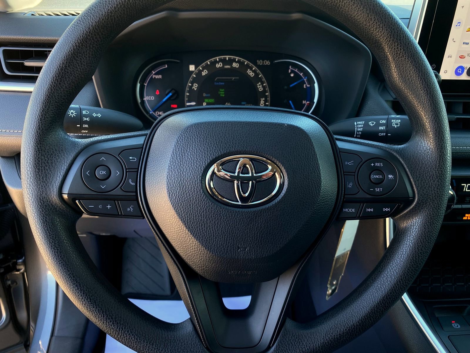 Used 2025 Toyota RAV4 LE image 22