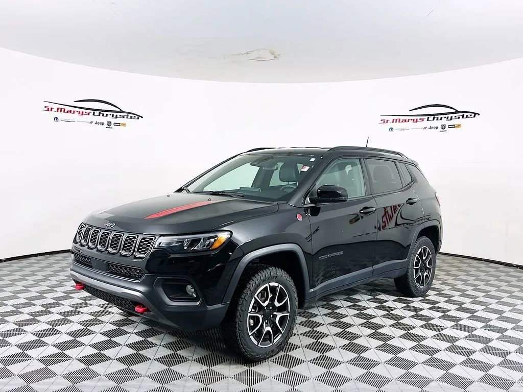 Used 2024 Jeep Compass Trailhawk image 4