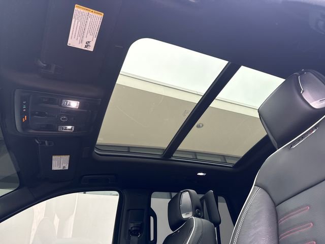 Used 2025 GMC Yukon AT4 Ultimate AWD/4WD image 19