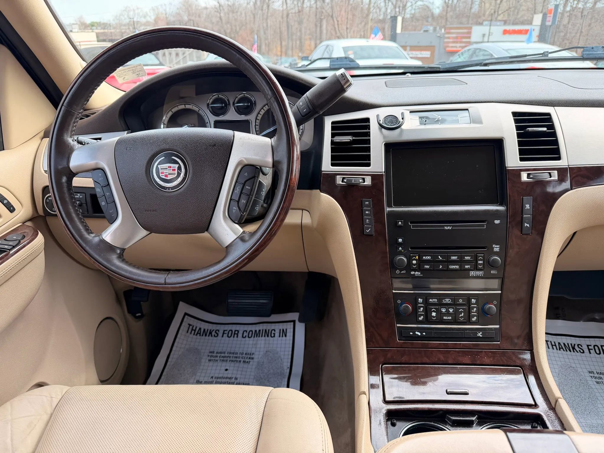 Used 2010 Cadillac Escalade Premium image 10