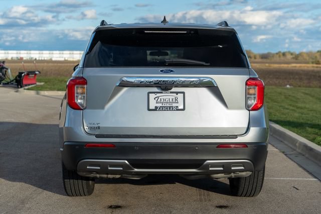 Used 2023 Ford Explorer XLT w/ Equipment Group 202A RWD image 6