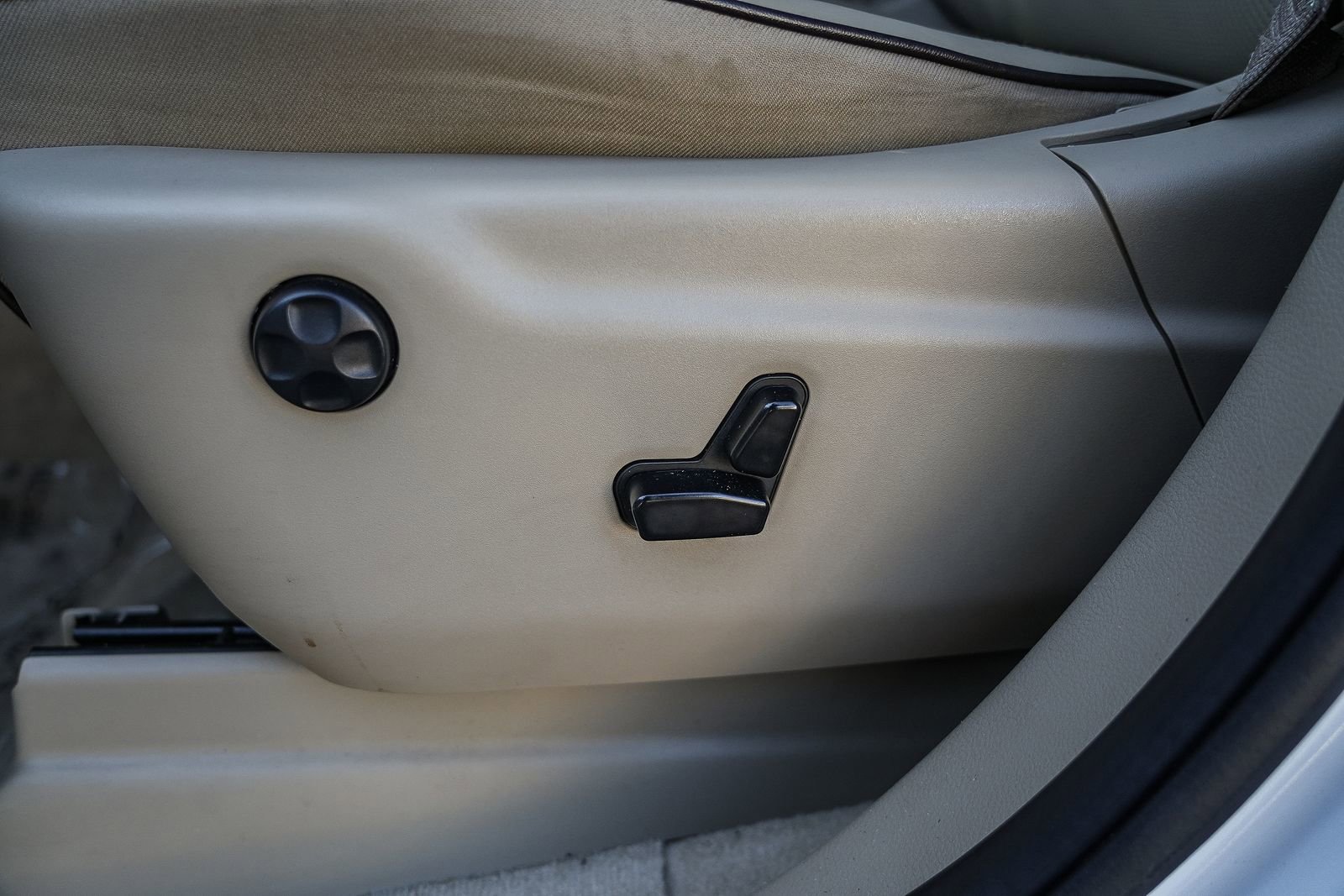 Used 2018 Jeep Grand Cherokee Overland image 22