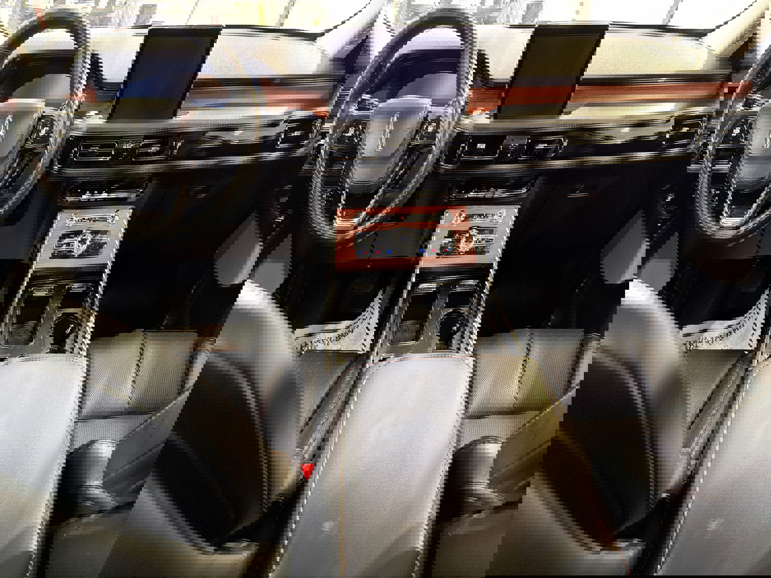 Used 2023 Lincoln Aviator Reserve w/ Equipment Group 201A image 23