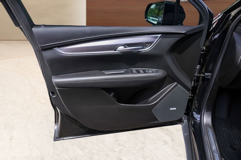 Certified 2024 Cadillac XT5 Luxury FWD image 24