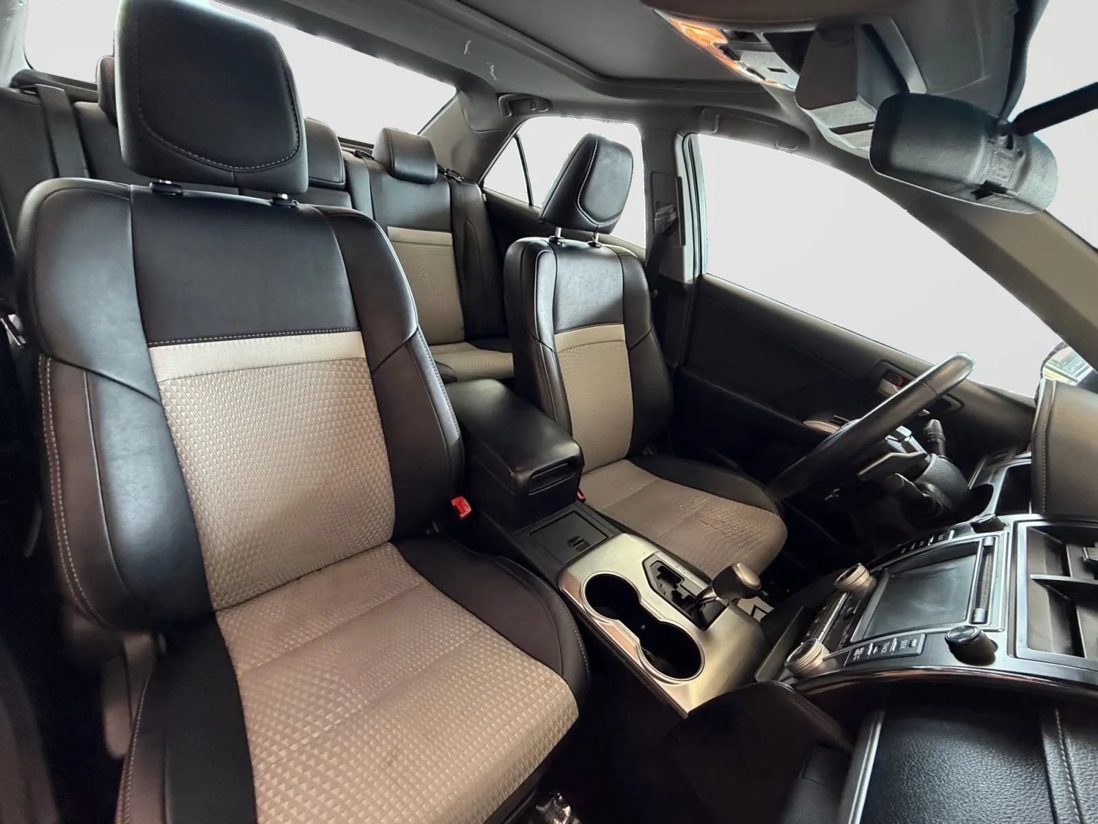 Used 2014 Toyota Camry SE FWD image 21