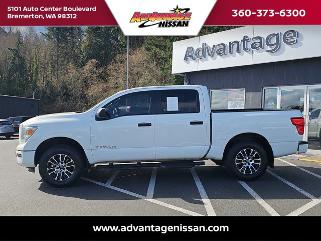 Used 2022 Nissan Titan SV w/ Accessory Utility Package AWD/4WD image 2