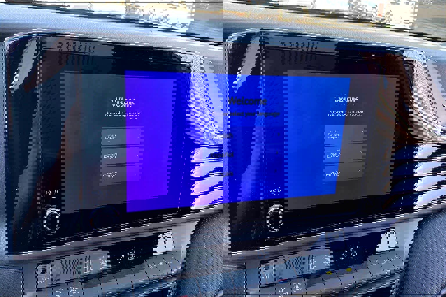 Used 2025 Toyota Camry SE w/ Convenience Package image 31