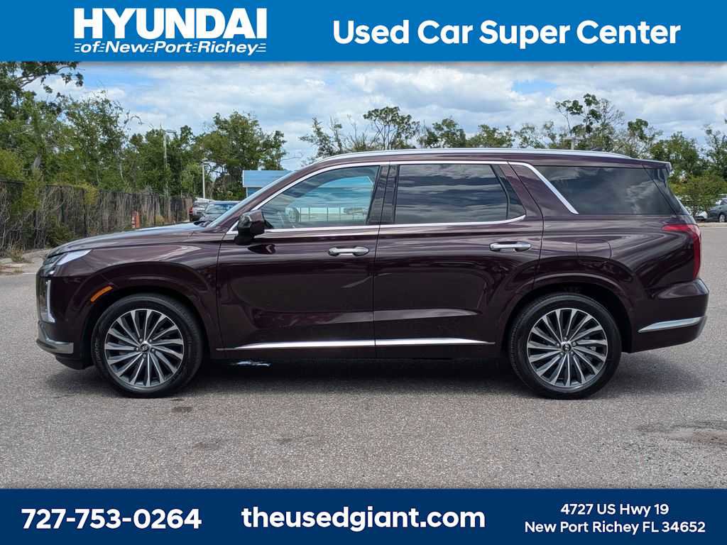 Used 2023 Hyundai Palisade Calligraphy AWD/4WD image 2