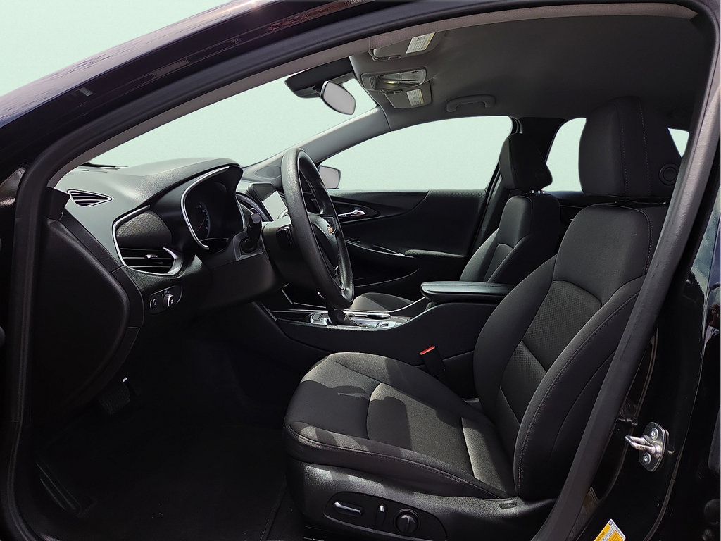 Used 2025 Chevrolet Malibu LT FWD image 16