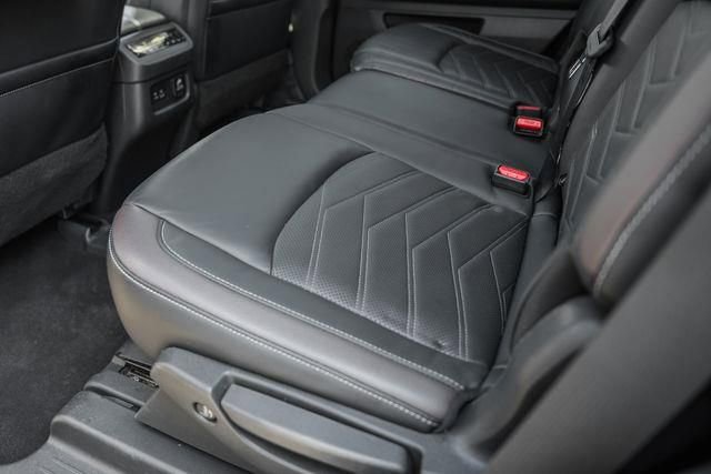 Used 2024 Nissan Pathfinder Platinum w/ Black Appearance Package image 37