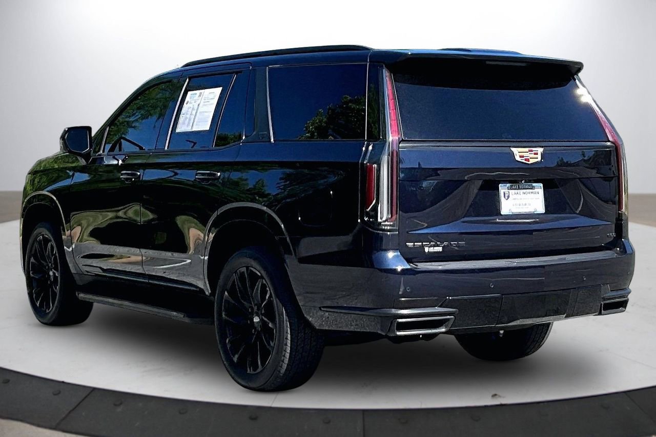 Used 2021 Cadillac Escalade Premium Luxury w/ LPO, Illumination Package AWD/4WD image 7