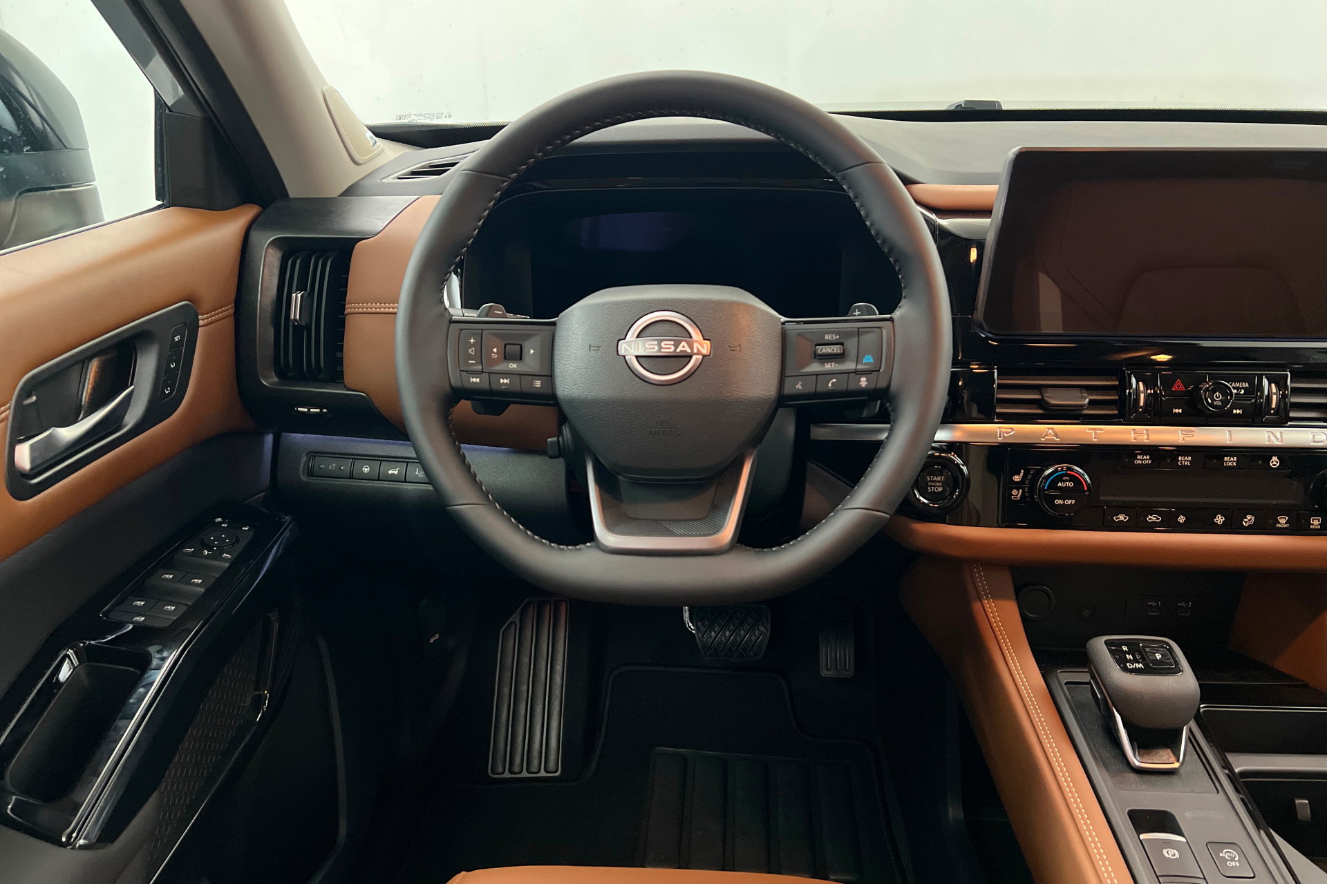 New 2026 Nissan Pathfinder Platinum w/ Cargo Package AWD/4WD image 12
