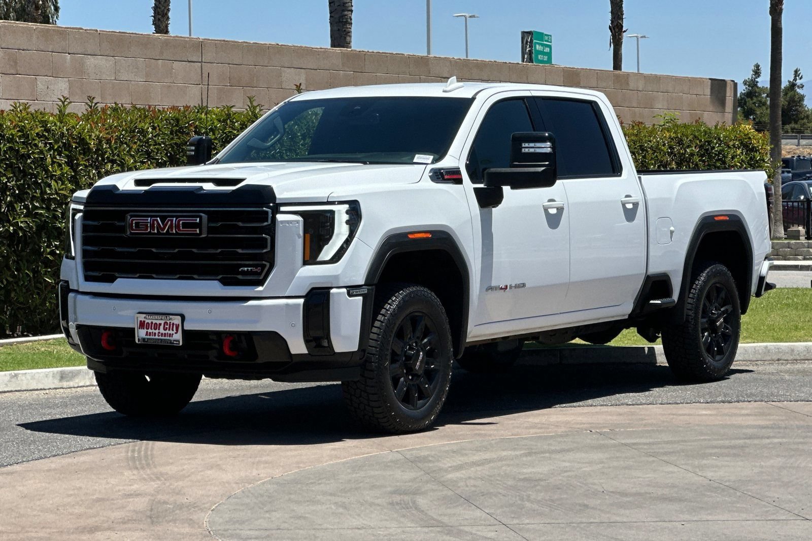 Certified 2025 GMC Sierra 2500 AT4 AWD/4WD image 8