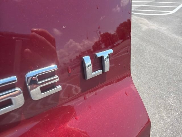 Used 2010 Chevrolet Traverse LT FWD image 7
