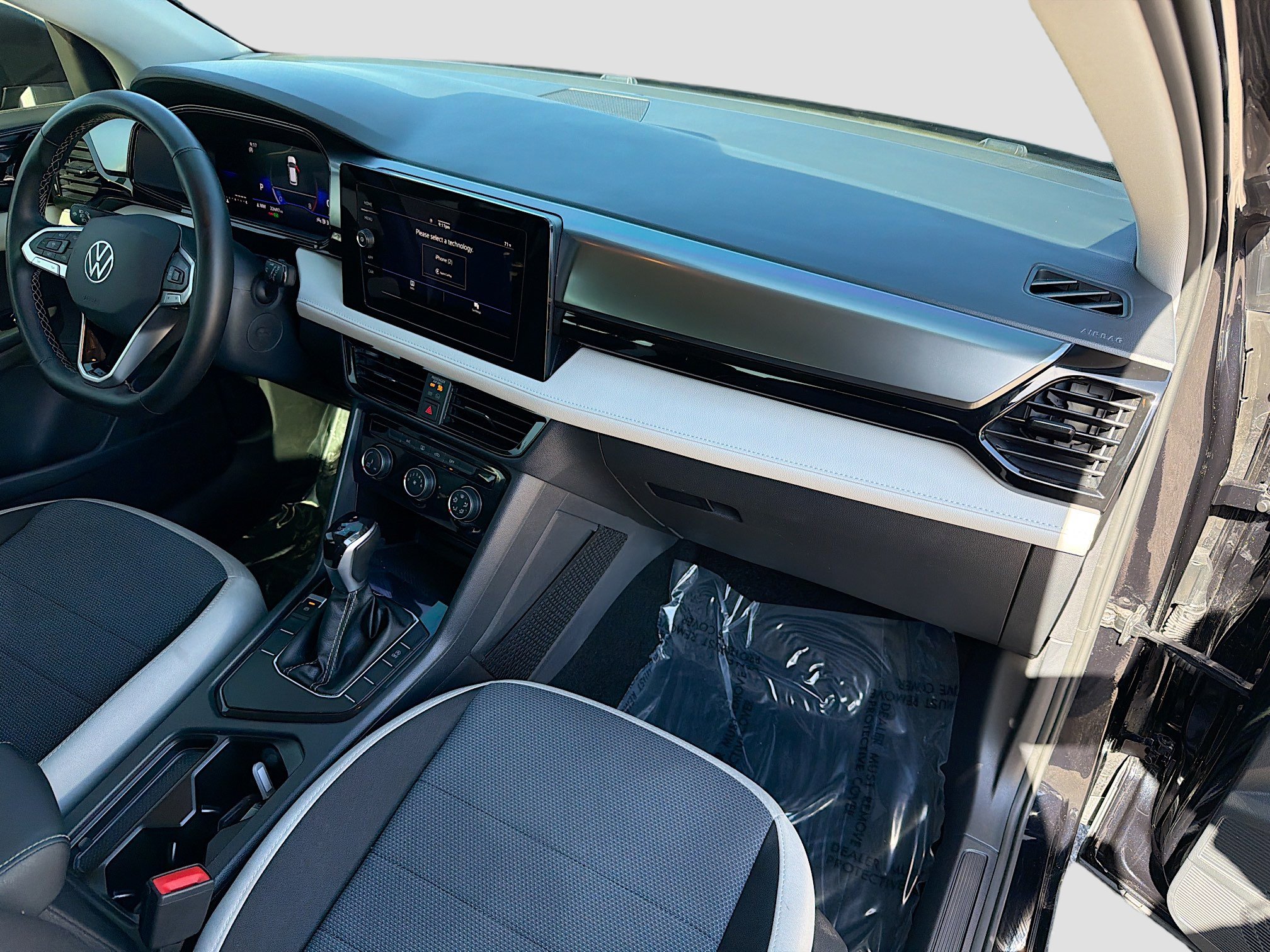 Used 2025 Volkswagen Taos S image 13