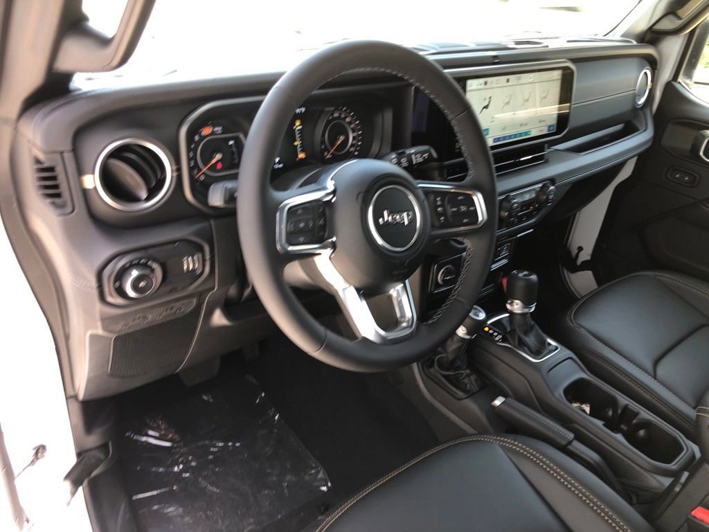 New 2025 Jeep Wrangler Unlimited Sahara w/ Safety Group AWD/4WD image 14