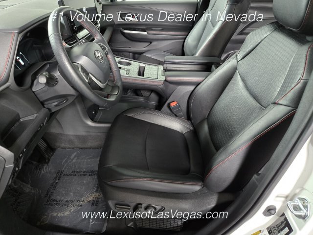 Used 2025 Toyota Sienna XSE w/ XSE Plus Package FWD image 13