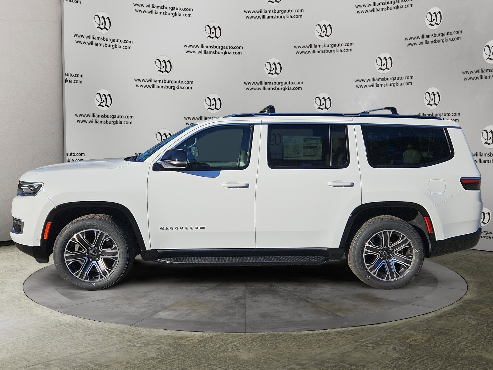 New 2025 Jeep Wagoneer 4WD image 2