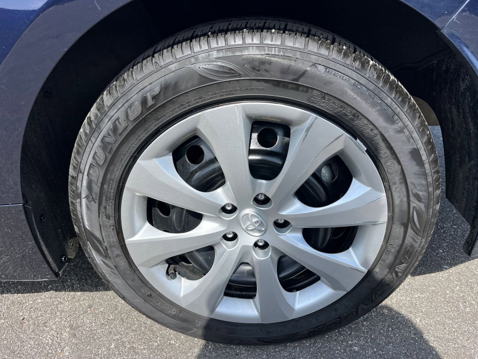 Used 2025 Toyota Corolla LE image 29