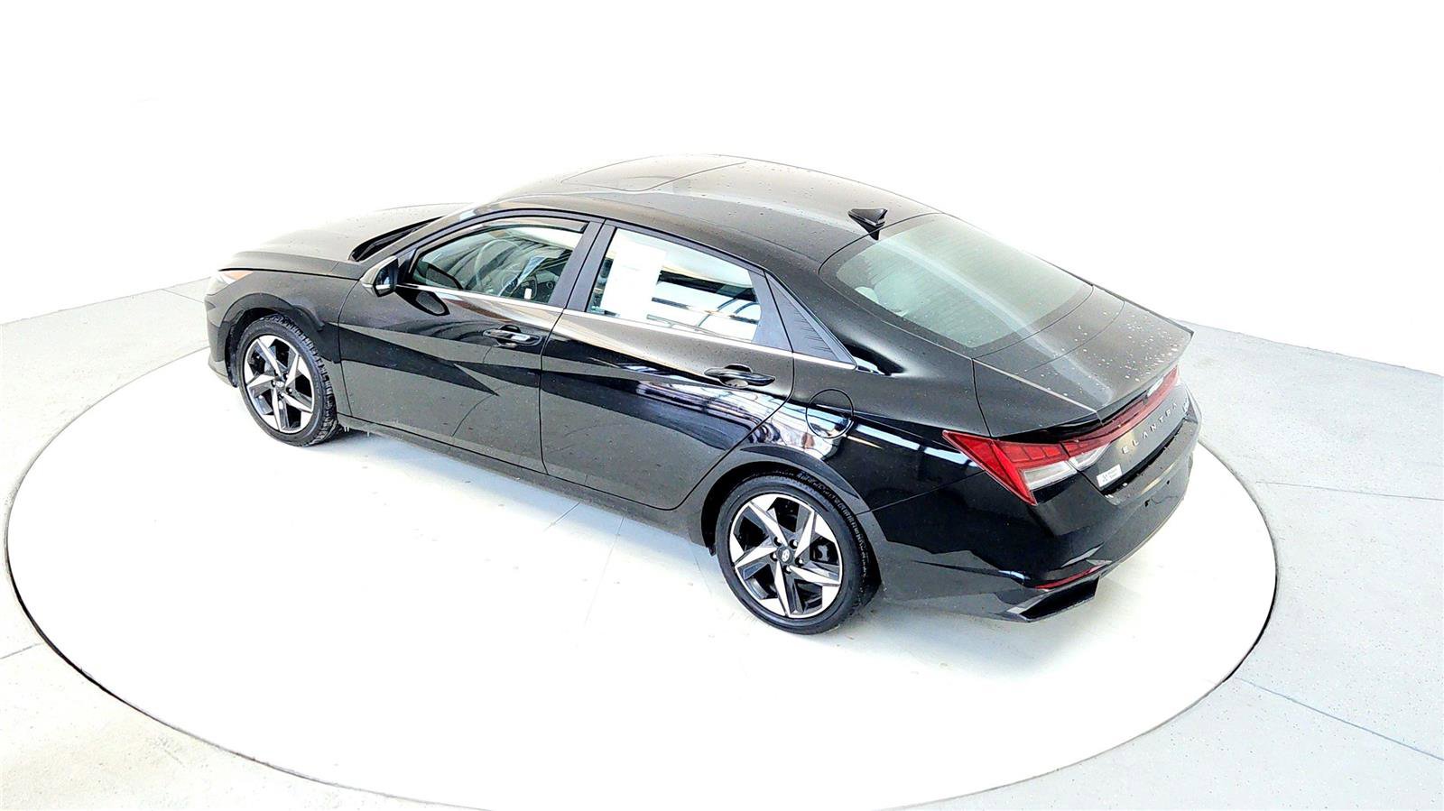 Used 2023 Hyundai Elantra Limited image 16
