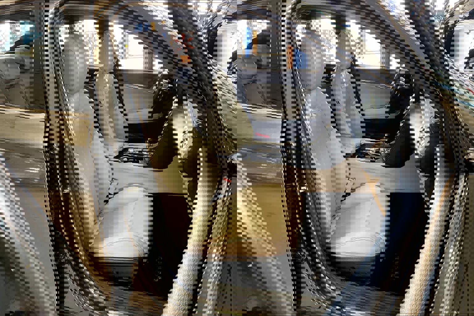 Used 2022 Genesis G70 2.0T image 8