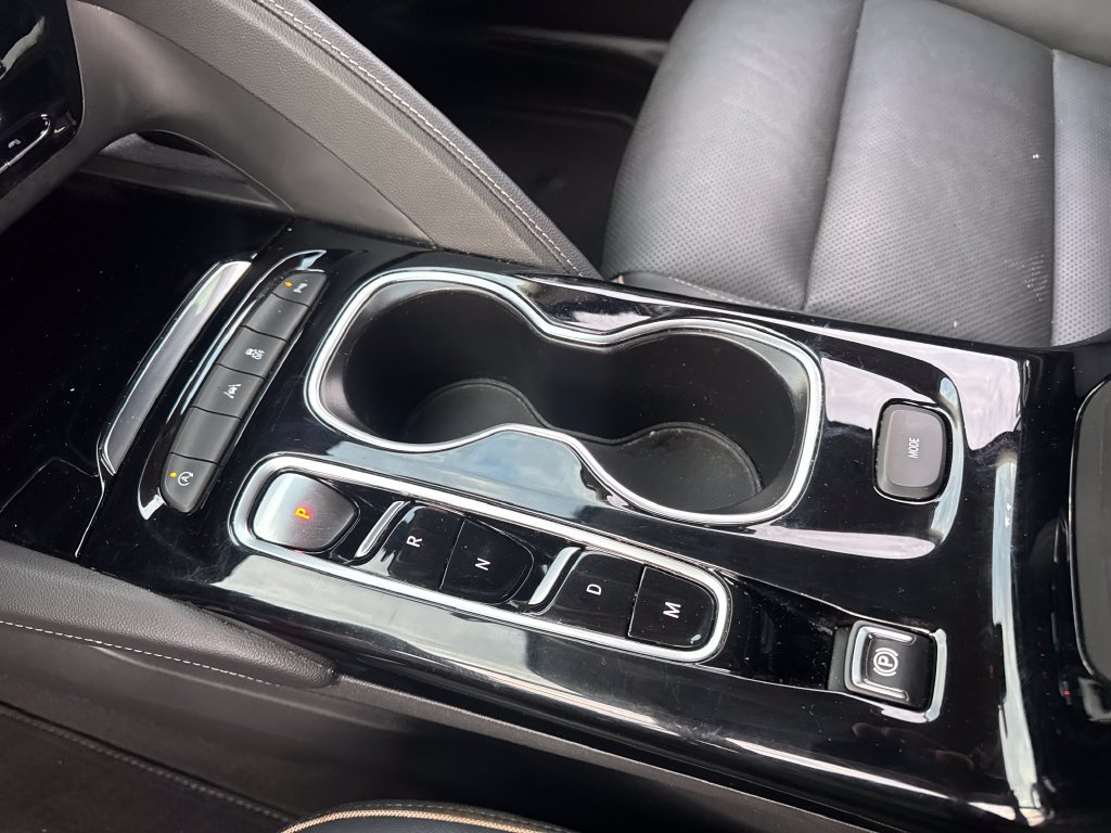 Used 2023 Buick Envision Essence FWD image 18