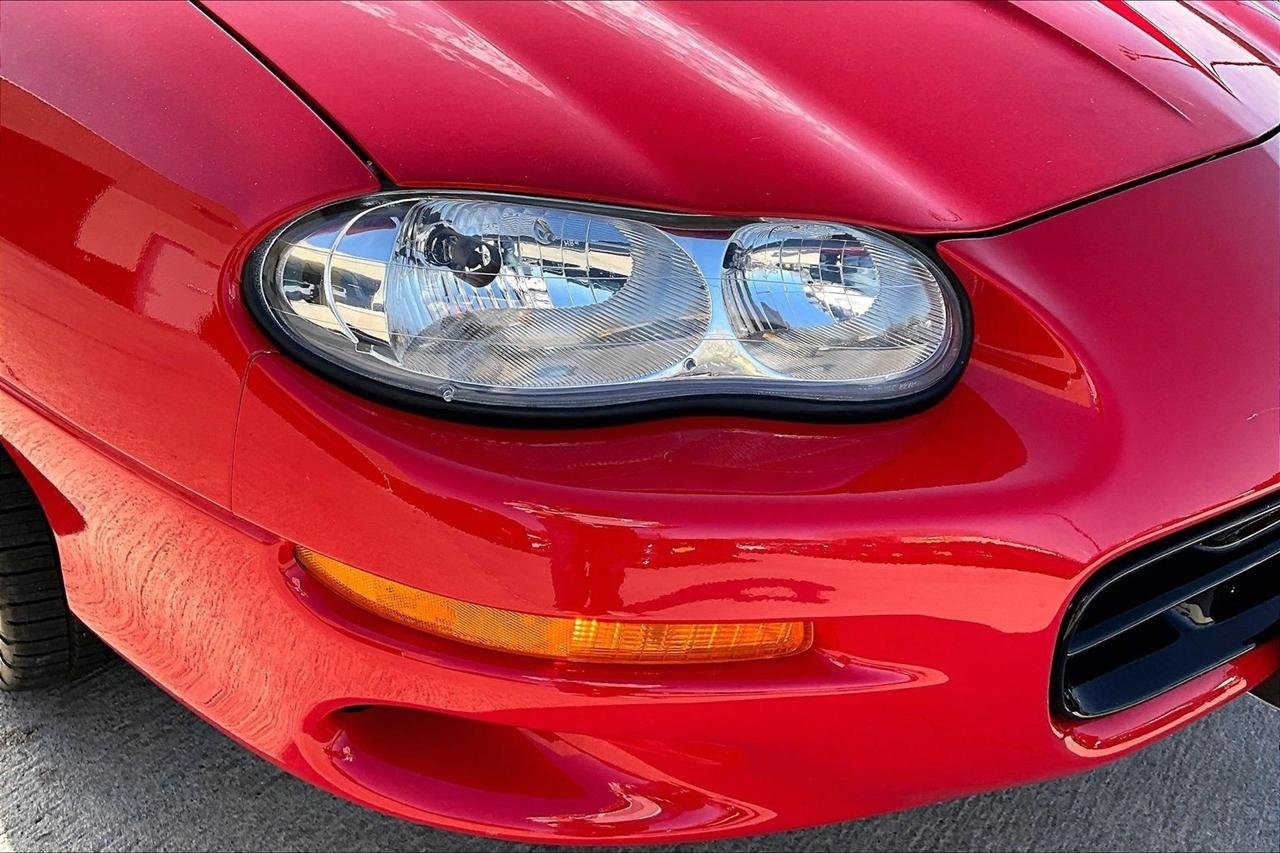 Used 2001 Chevrolet Camaro Z28 w/ SS Performance/Appearance Pkg RWD image 29