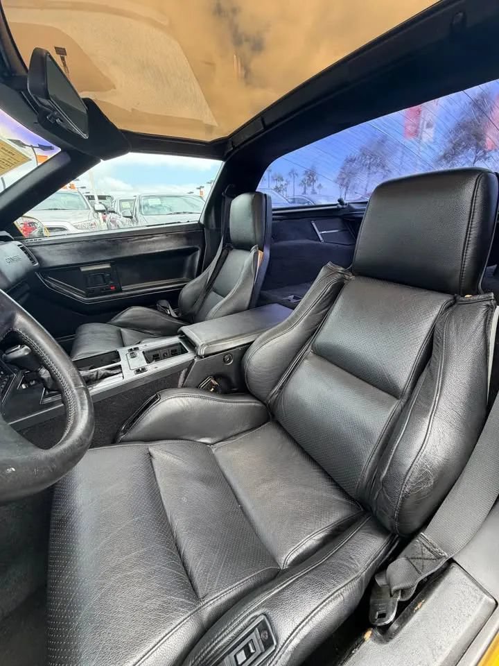 Used 1987 Chevrolet Corvette Coupe RWD image 7