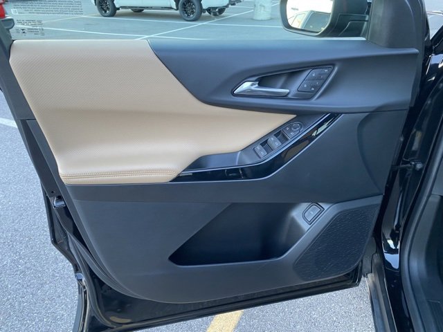 Used 2025 Chevrolet Equinox ACTIV w/ Safety and Technology Package image 11