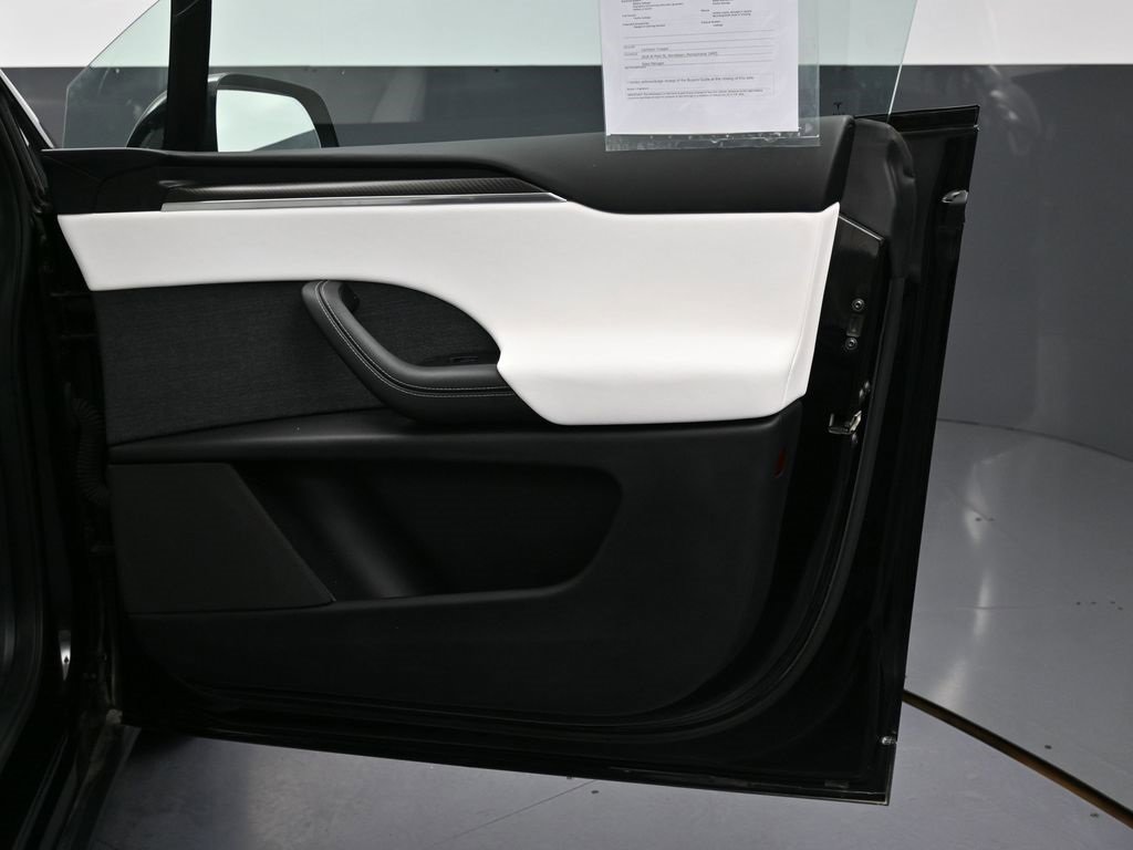 Used 2022 Tesla Model X Plaid image 47