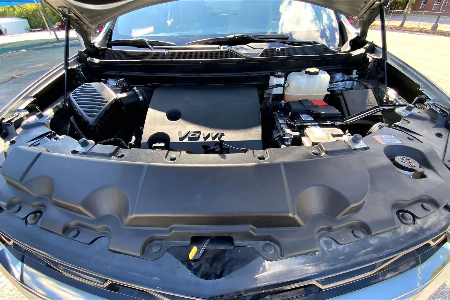 Used 2023 Chevrolet Traverse Premier w/ Redline Edition FWD image 32