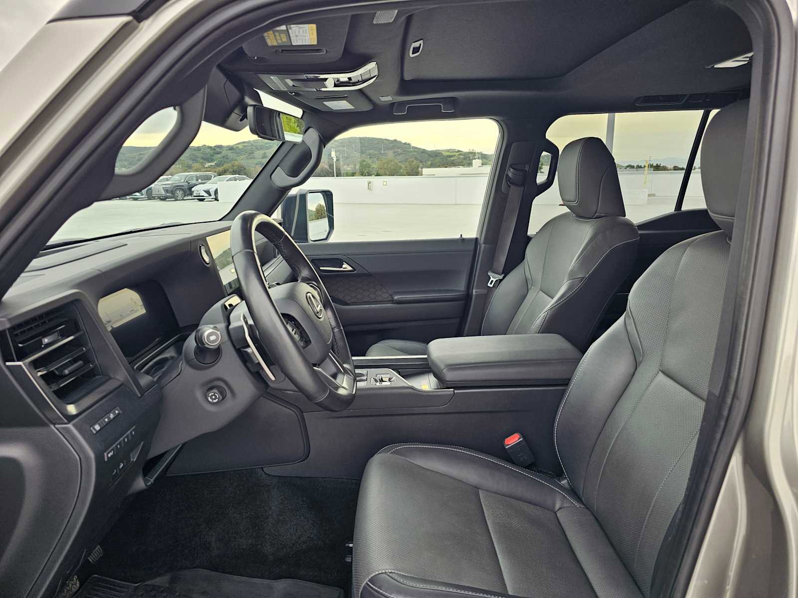 Used 2024 Lexus GX 550 w/ Accessory Package (2T) image 22