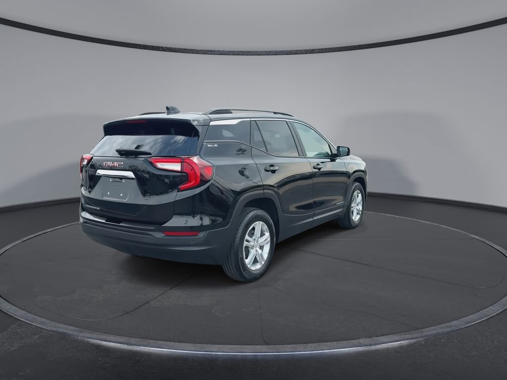 Certified 2024 GMC Terrain SLE w/ Driver Convenience Package image 8