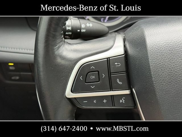 Used 2022 Toyota Highlander XLE FWD image 21