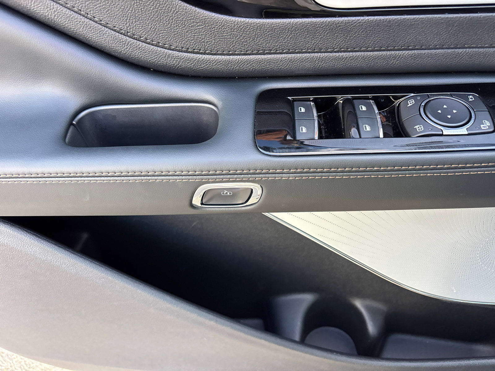 New 2025 Lincoln Aviator Reserve w/ Equipment Group 201A image 14