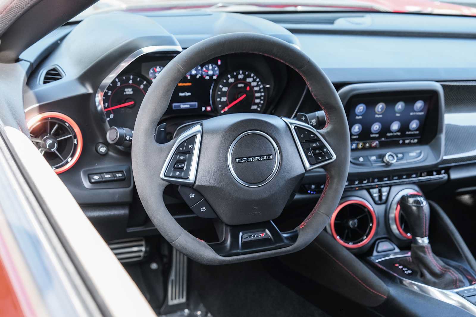 Used 2019 Chevrolet Camaro ZL1 RWD image 26