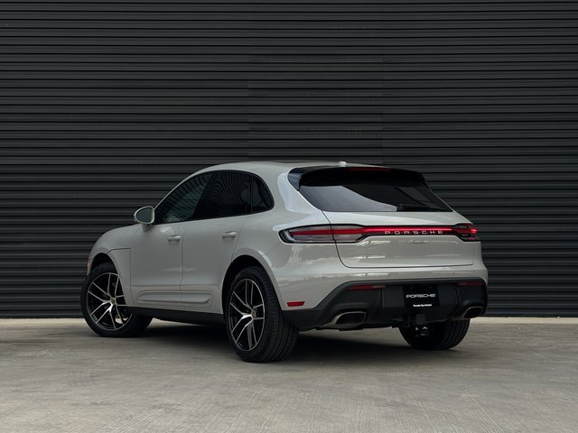 Used 2025 Porsche Macan image 3