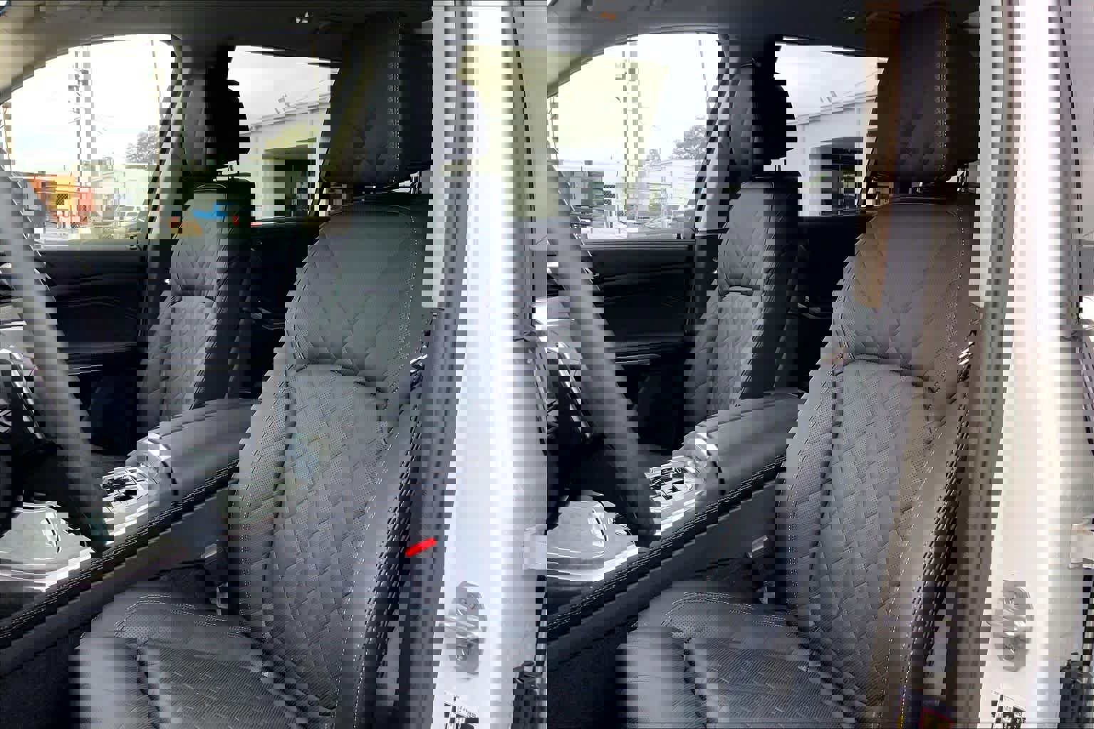 Certified 2025 BMW X7 xDrive40i w/ Premium Package image 7