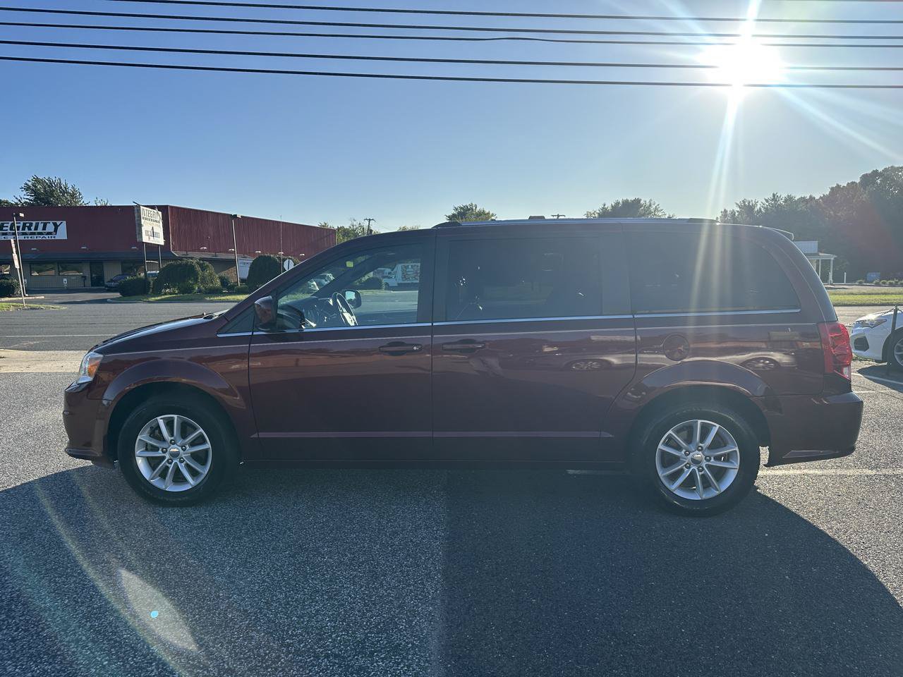 Used 2019 Dodge Grand Caravan SXT FWD image 8