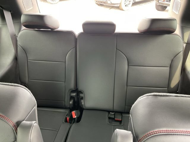 New 2026 Chevrolet Traverse RS w/ LPO, Floor Liner Package AWD/4WD image 24